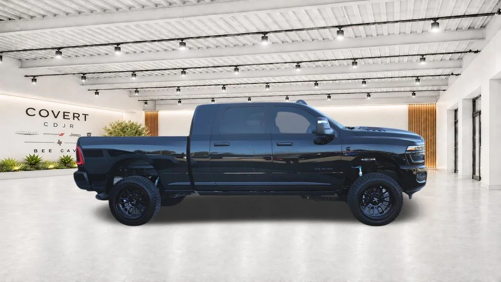 New 2025 Diamond Black Crystal Pearl-Coat Exterior Paint RAM Laramie image 4