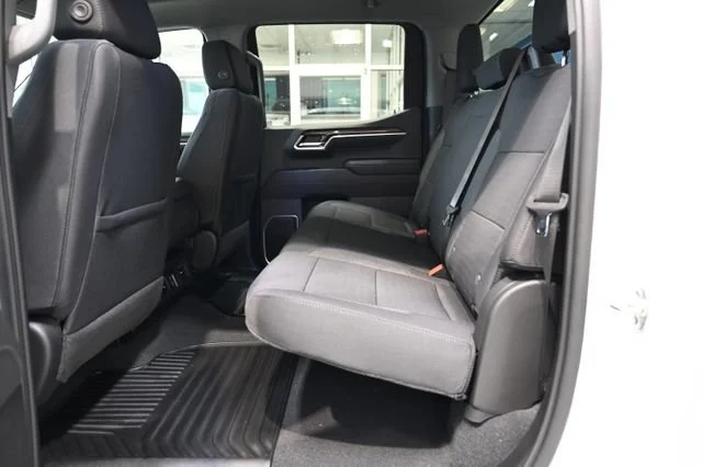 New 2026 Summit White Chevrolet LT (2FL) image 12