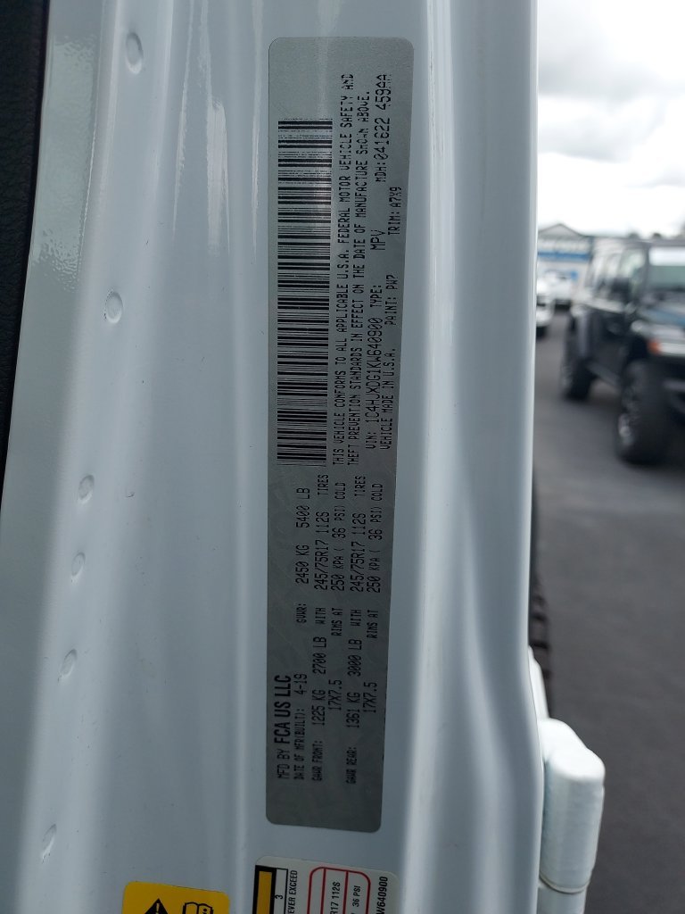 Used 2019 White Jeep Unlimited Sport S image 23