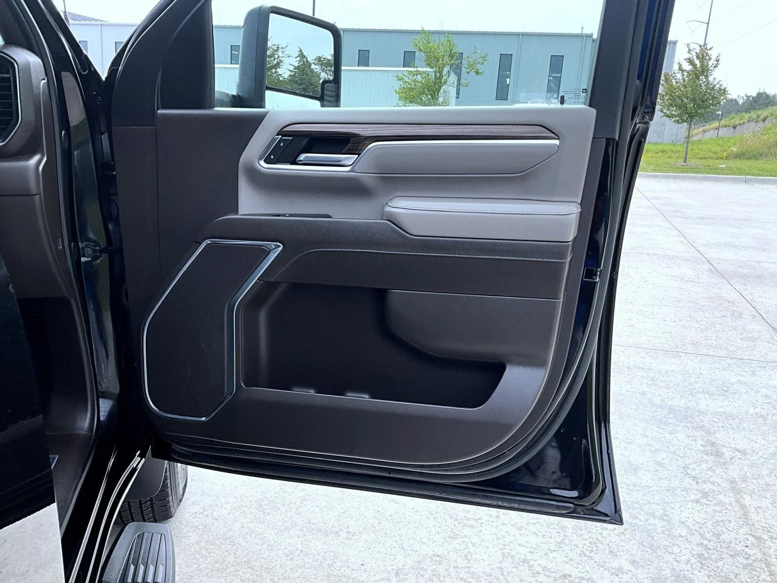 Used 2024 Black Chevrolet LT image 17