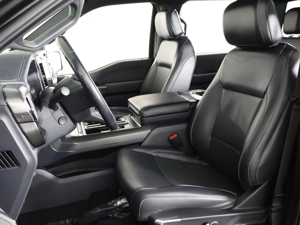 Used 2024 Agate Black Metallic Ford Lariat image 33