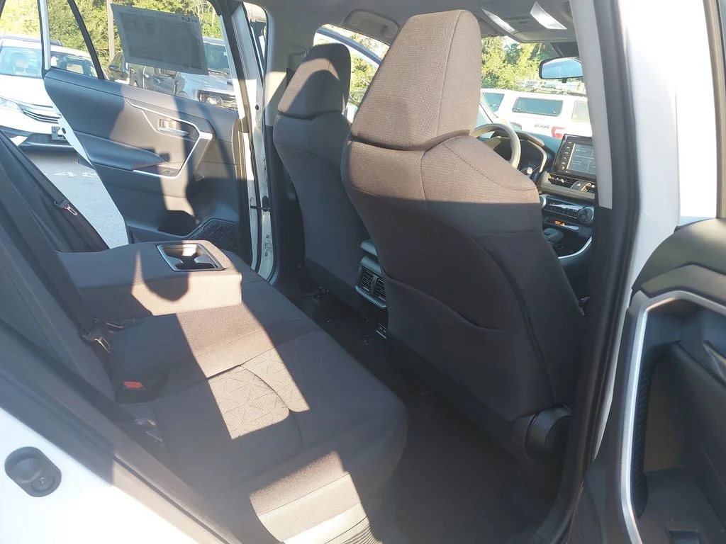 Used 2021 White Toyota XLE image 11