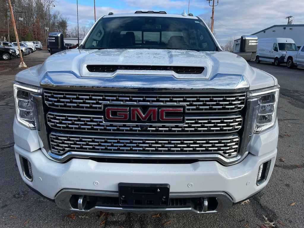 Used 2022 Summit White GMC Denali image 8