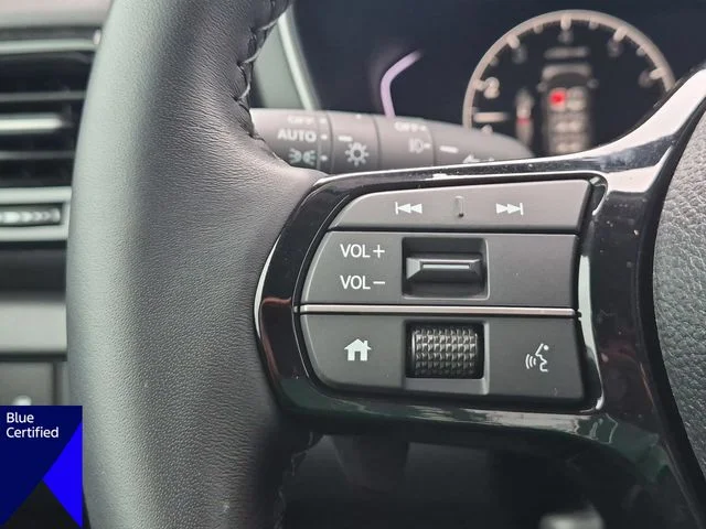 Certified Used 2025  Honda EX-L image 17