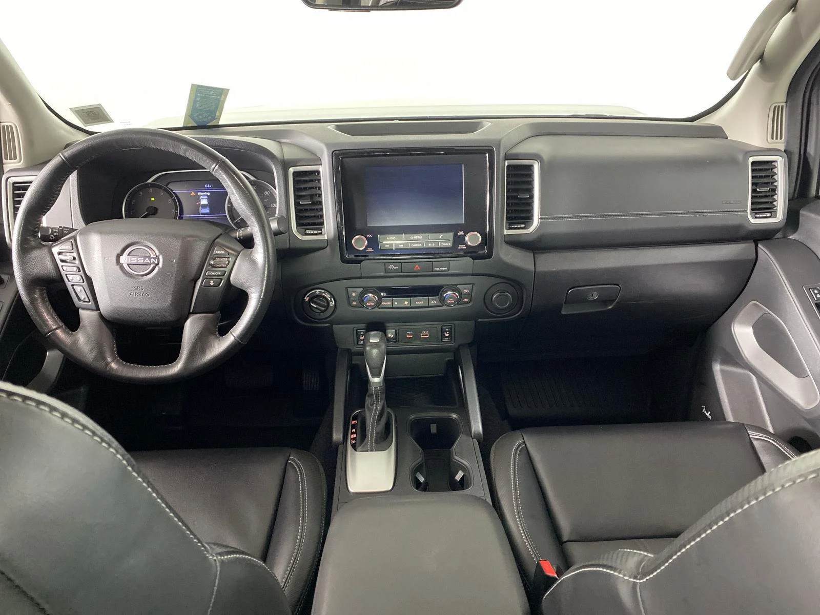 Used 2024 Wh Nissan SL image 25