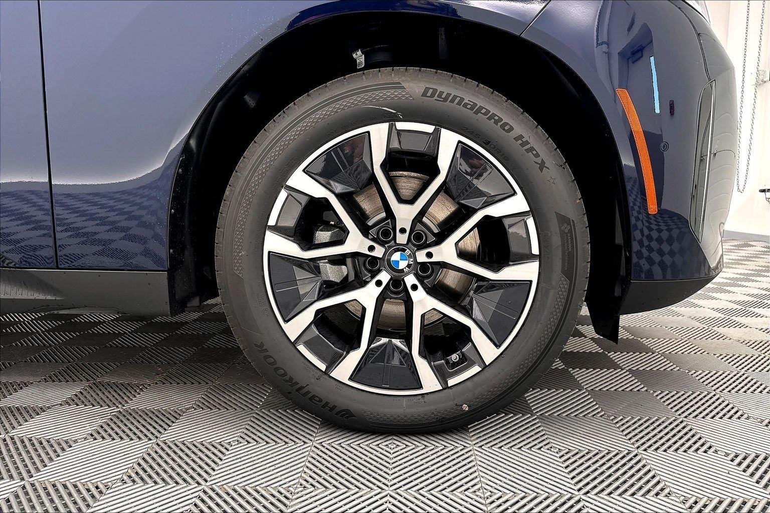 New 2026 Tanzanite Blue II Metallic BMW 30 xDrive image 37