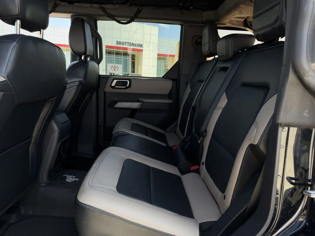 Used 2022 Black Ford Wildtrak image 26