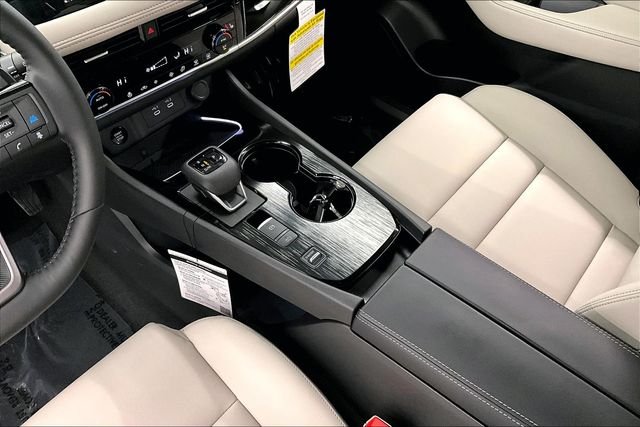 2025 Nissan Rogue SL - Photo 9