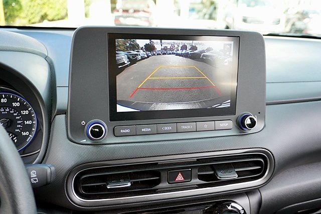 Used 2023 White Hyundai SEL image 25