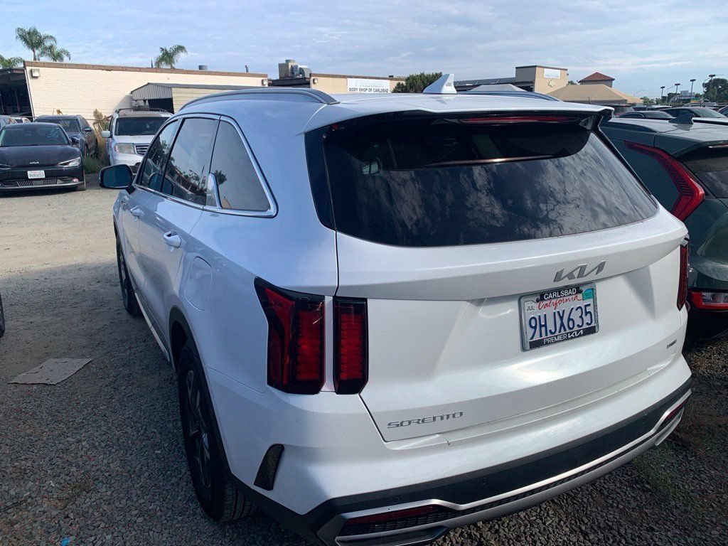 Used 2023 White Kia EX image 7