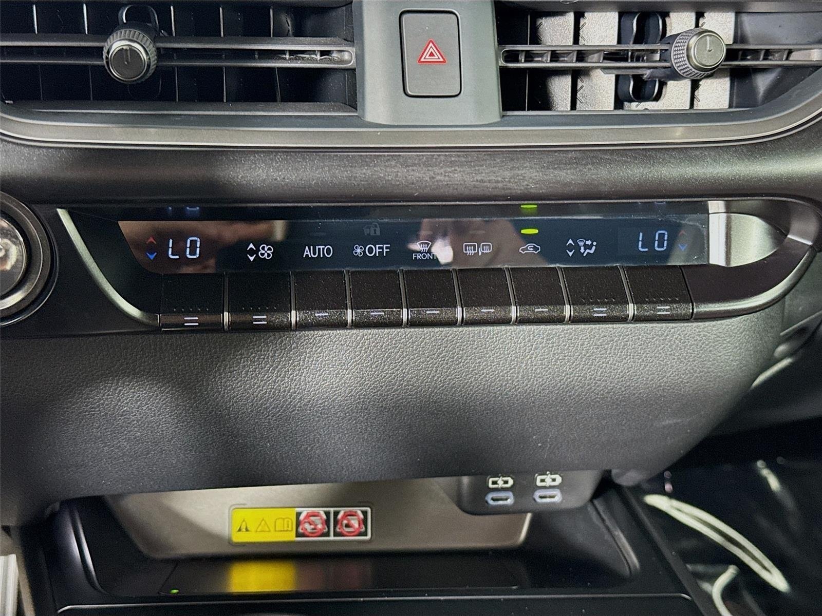 Used 2025 Ultra White Lexus UX 300h F SPORT Design image 17