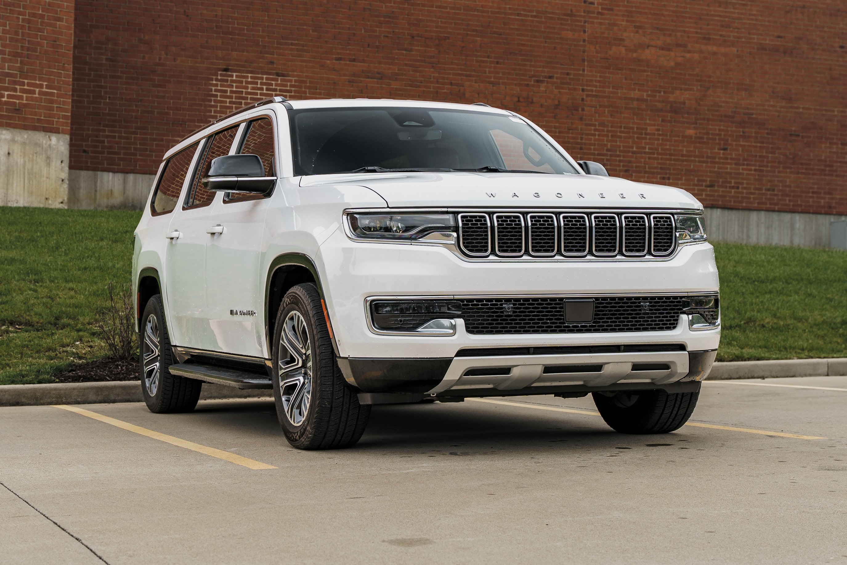 2023 Jeep Wagoneer L Series II 4WD's photo