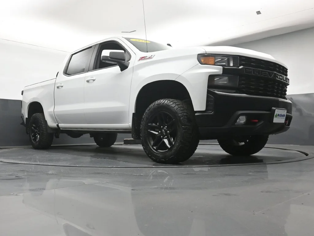 Used 2021 White Chevrolet Custom Trail Boss image 24