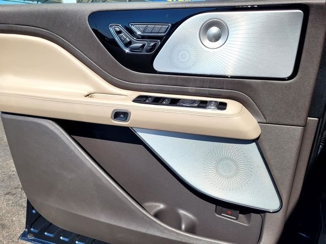 Used 2023 Blue Lincoln Reserve image 15