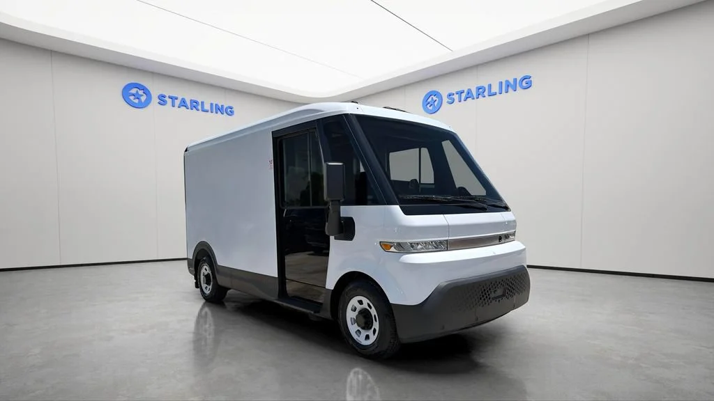 Used 2024 Oyster White BrightDrop EJY image 13