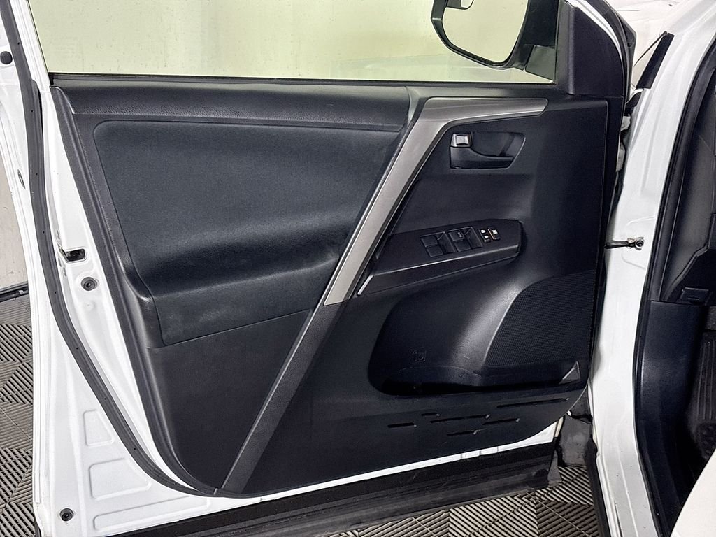 Used 2016 Super White Toyota LE image 10