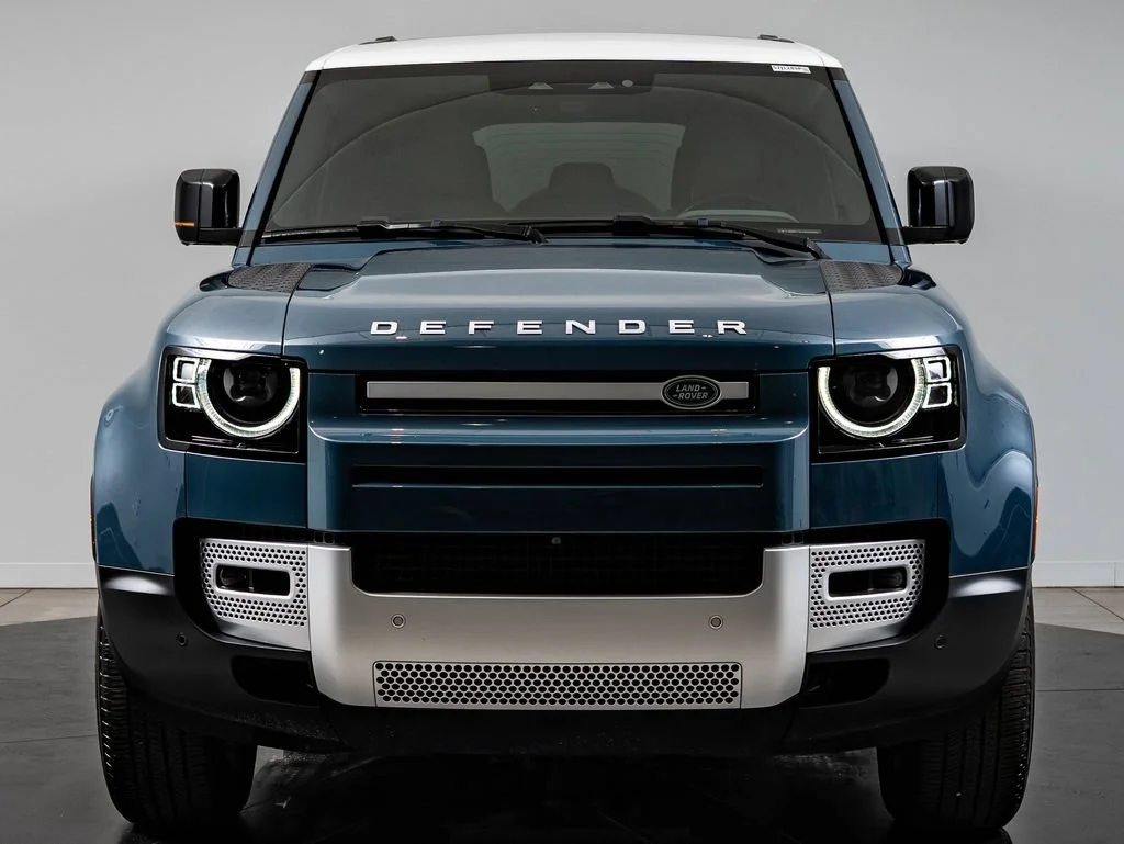 Used 2024 Tasman Blue Metallic Land Rover S image 2