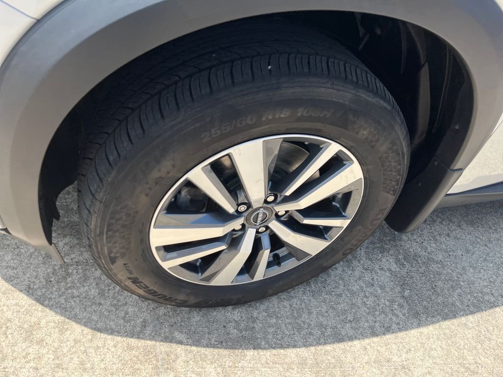 Certified Used 2023 Silver Nissan SL image 9