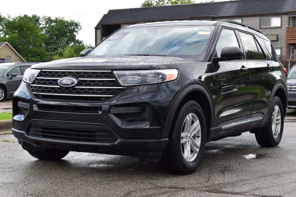 2024 Ford Explorer XLT 4WD's photo