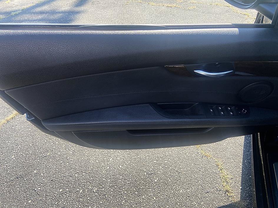 Used 2013 Black Sapphire Metallic BMW sDrive35is image 9