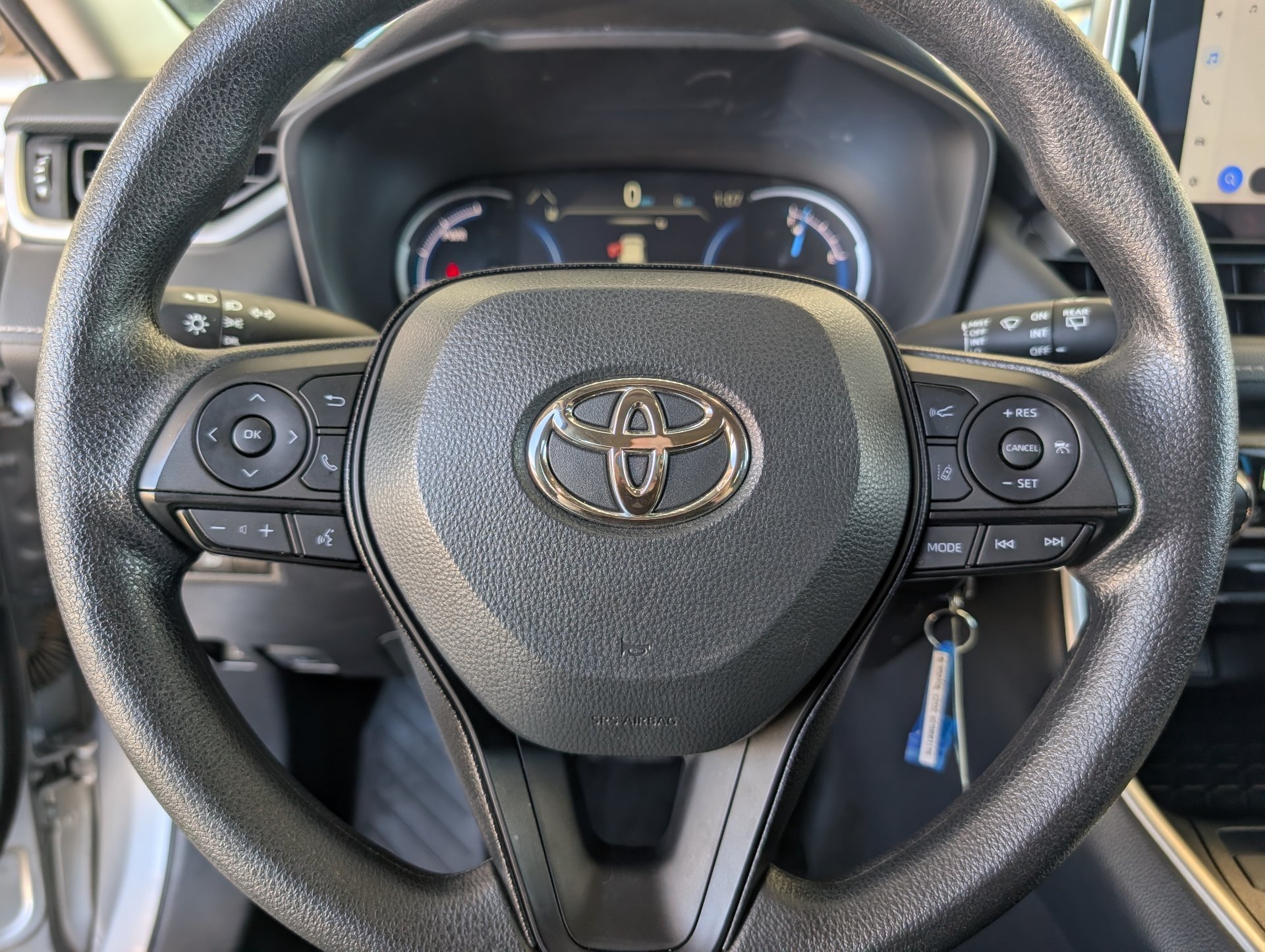 2025 Toyota RAV4 LE - Photo 12