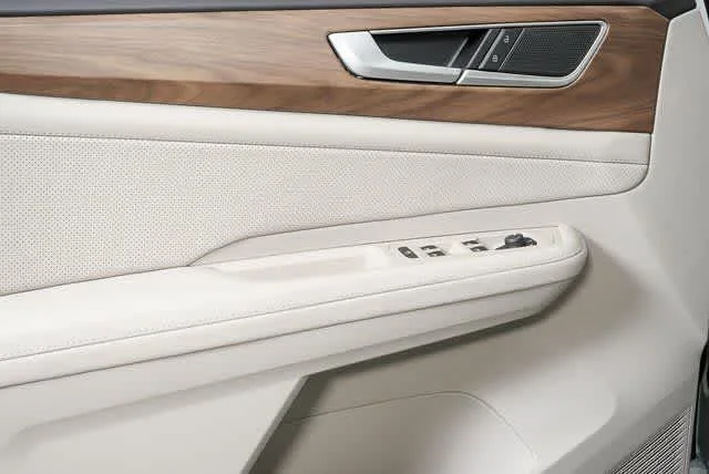 New 2026 Opal White Pearl Volkswagen 2.0T SE image 7