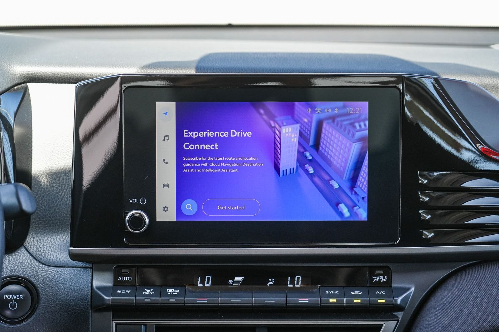 2025 Toyota Camry LE - Photo 14