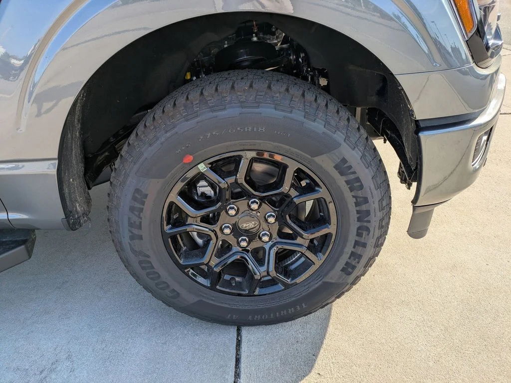 New 2026 Carbonized Gray Metallic Ford XLT image 10