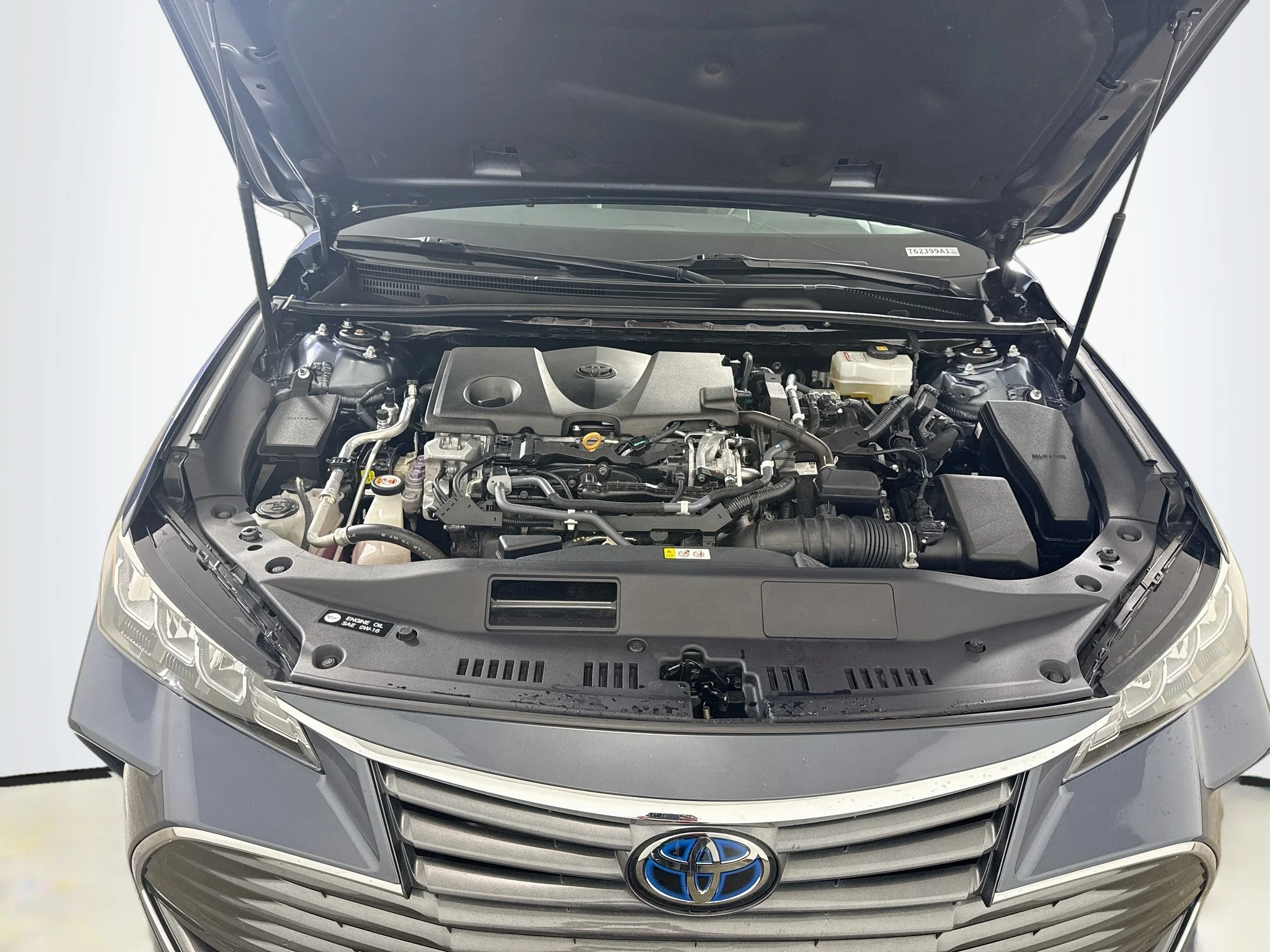 Used 2019 Harbor Gray Metallic Toyota Hybrid XLE image 29