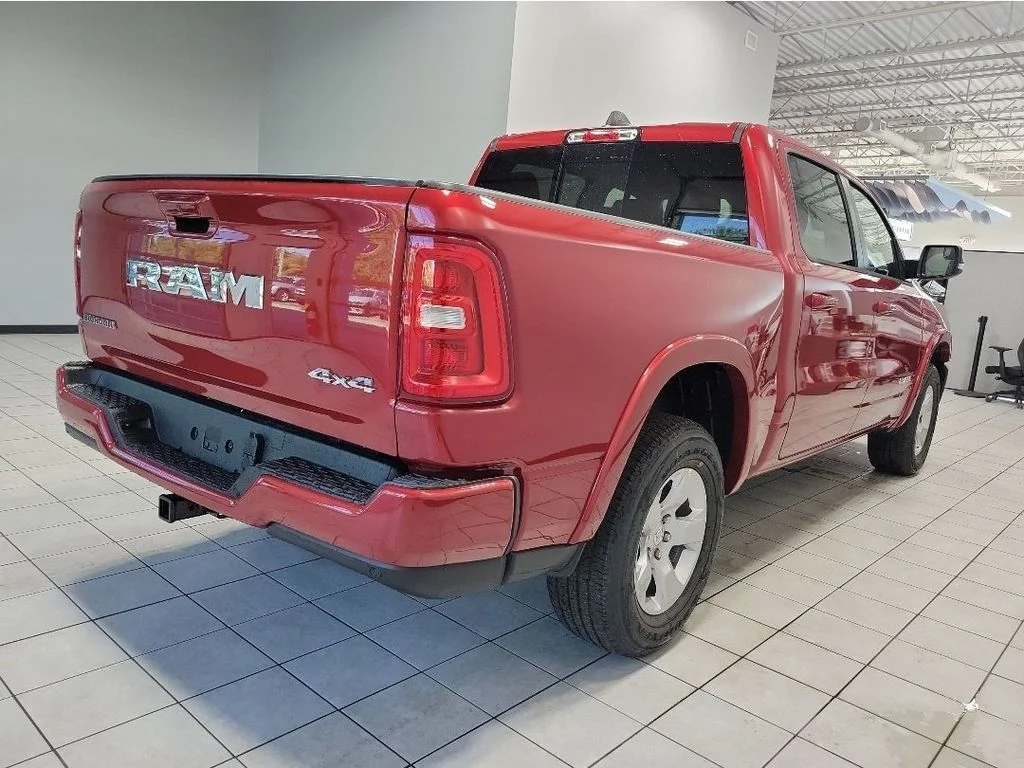 New 2026 Molten Red Pearl-Coat Exterior Paint RAM Big Horn/Lone Star image 8