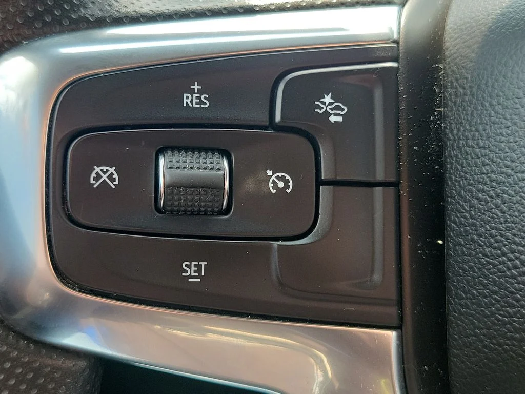 Used 2021 Black Chevrolet LT image 9