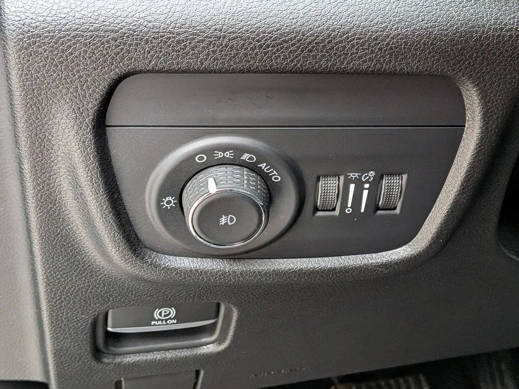 Used 2023 Brown Jeep Limited image 15