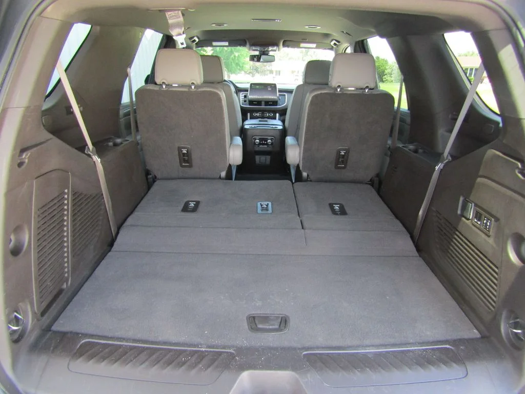 Used 2021 White GMC SLT image 39