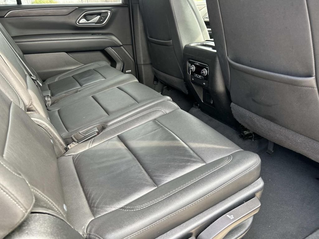 2023 Chevrolet Suburban LT - Photo 18
