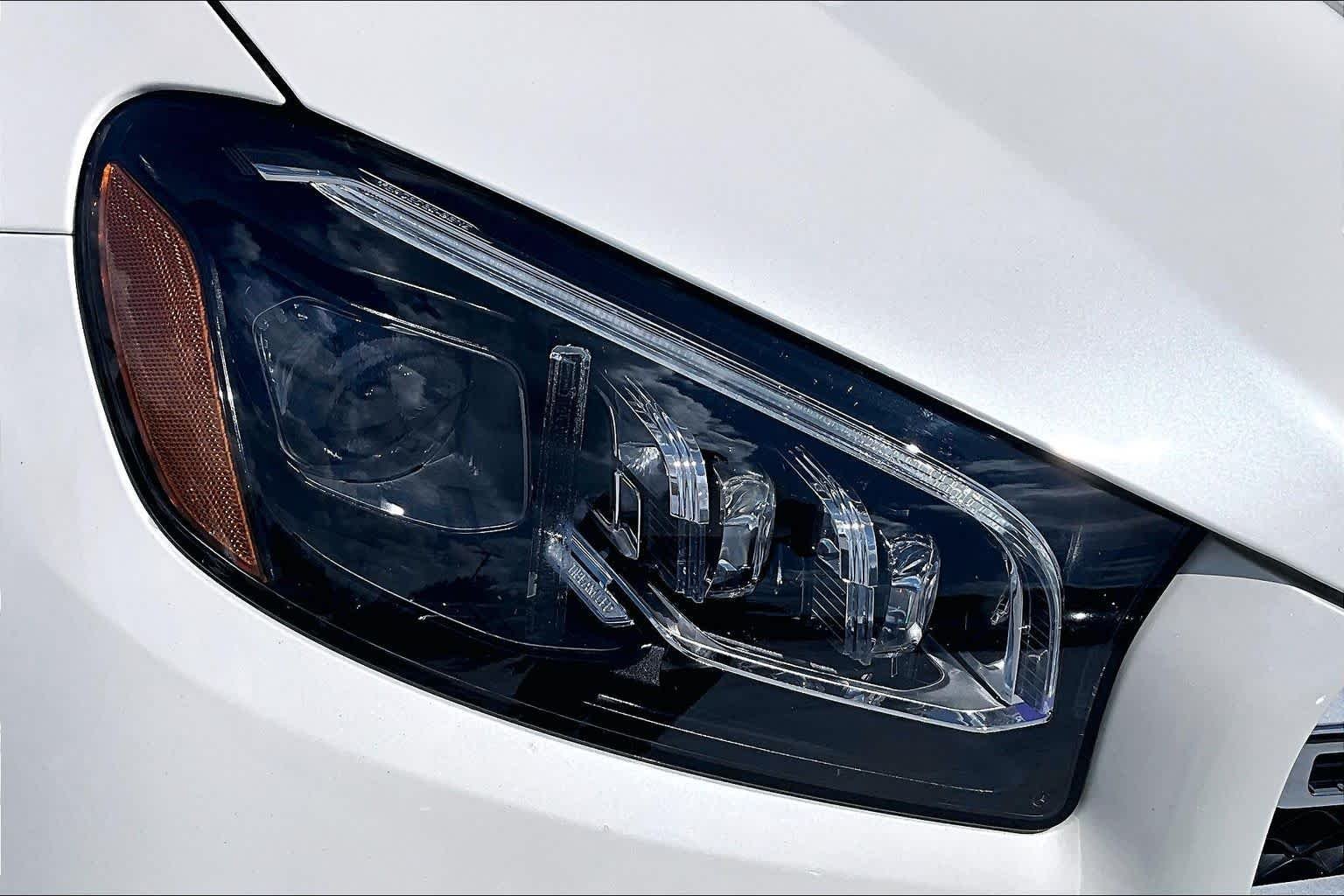 Used 2021 designo Diamond White Bright Mercedes-Benz GLS 450 image 28