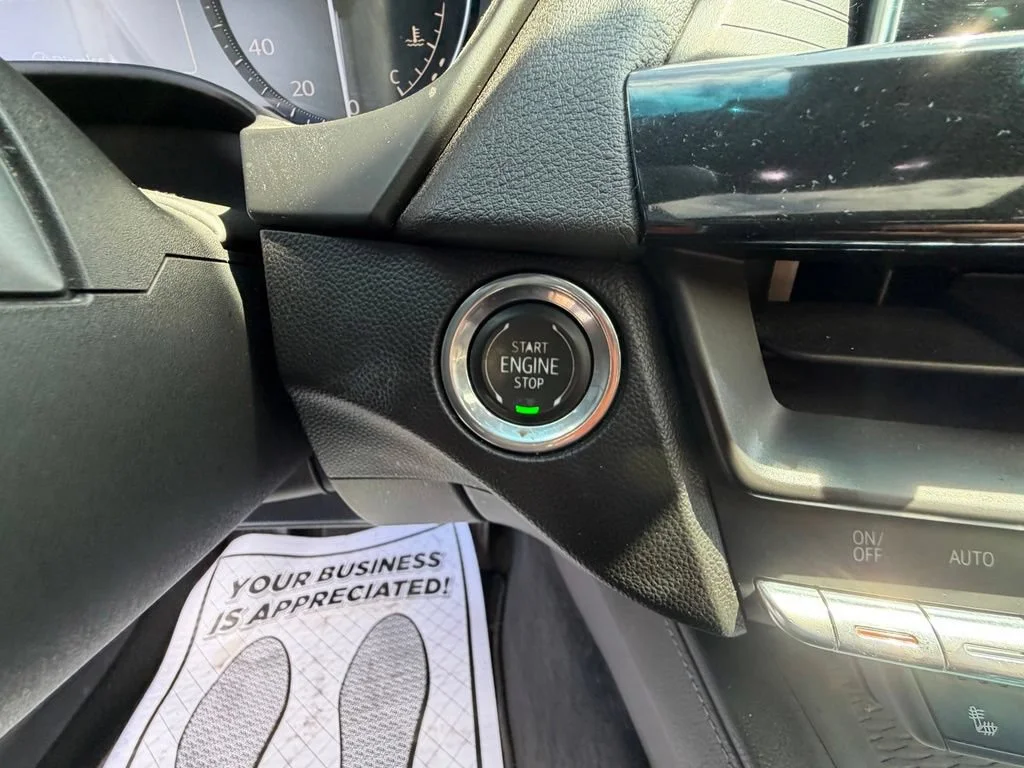 Used 2020 BLACK RAVEN Cadillac Premium Luxury image 32