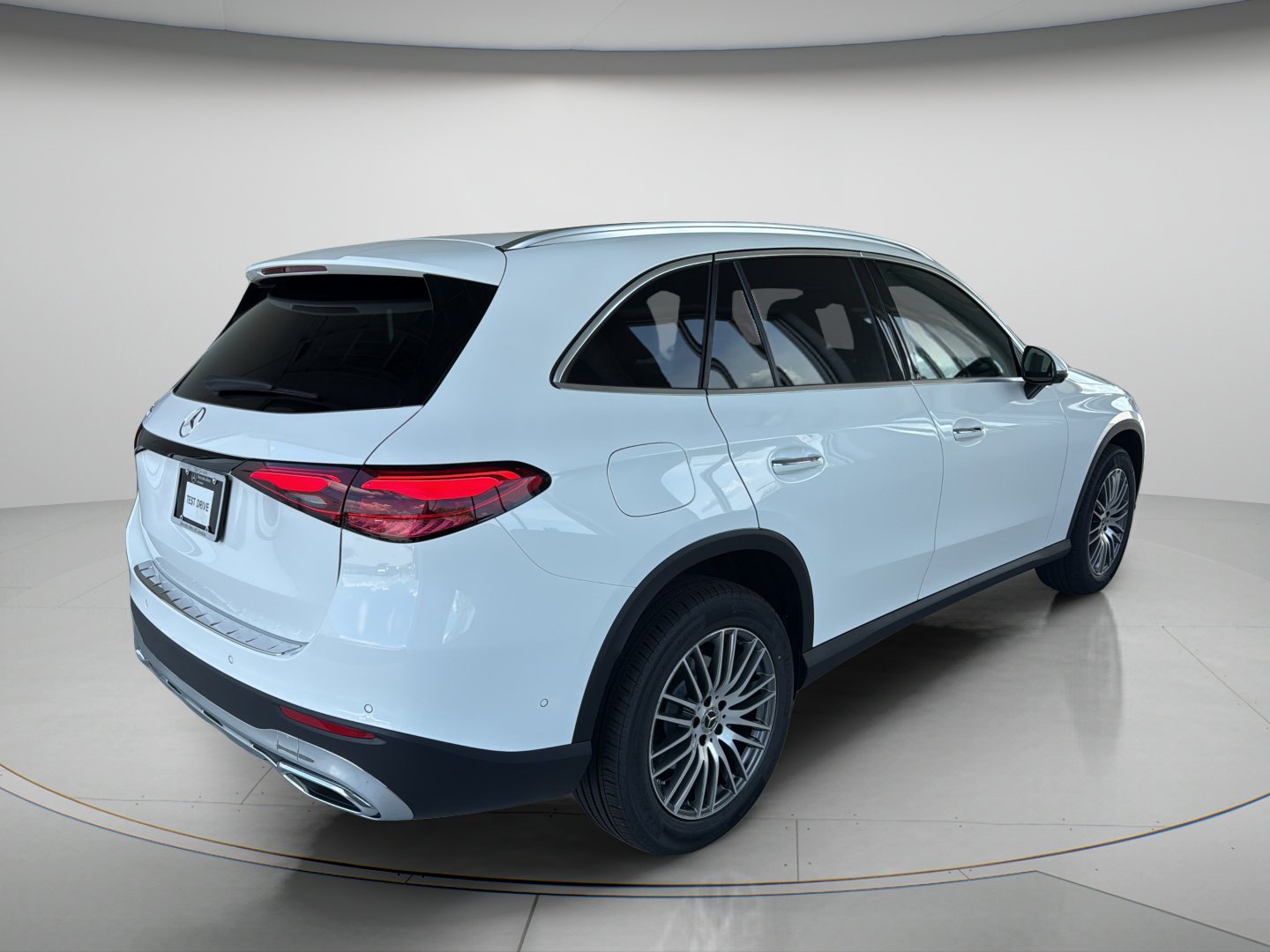 New 2026 Polar White Mercedes-Benz GLC 300 image 5