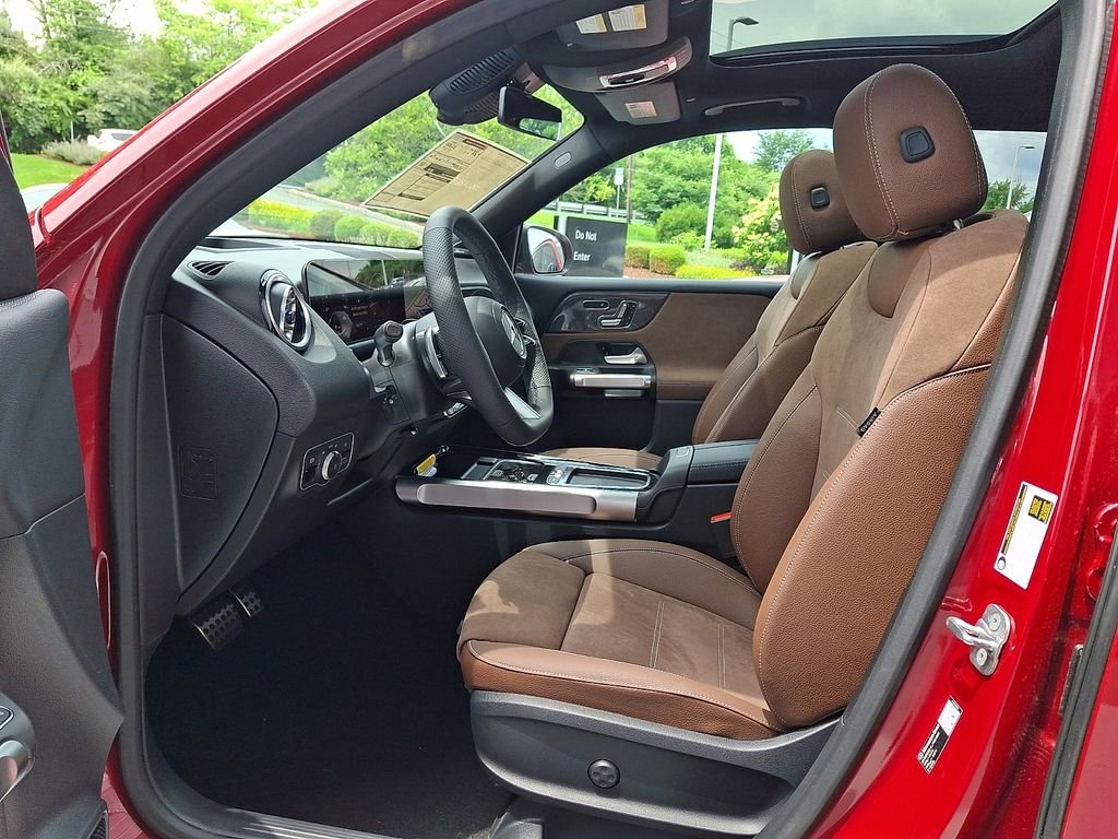 New 2026 MANUFAKTUR Patagonia Red Metallic Mercedes-Benz GLB 250 image 9