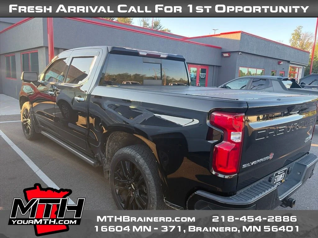 Used 2019 Black Chevrolet High Country image 3