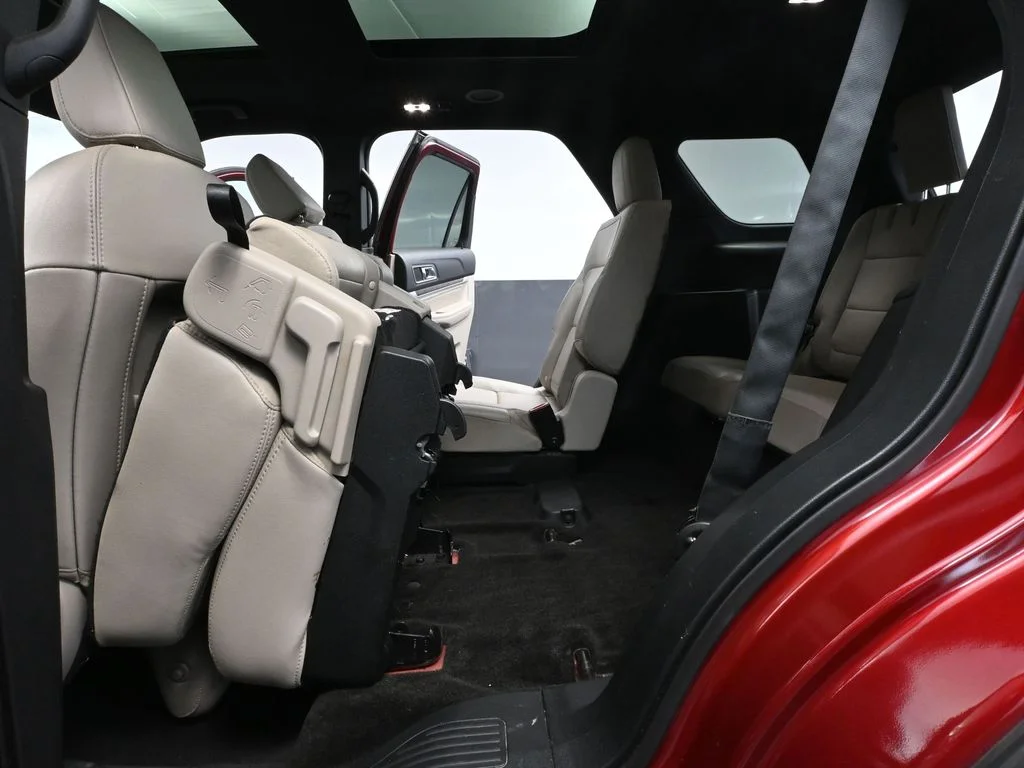 Used 2018 Red Ford Limited image 40
