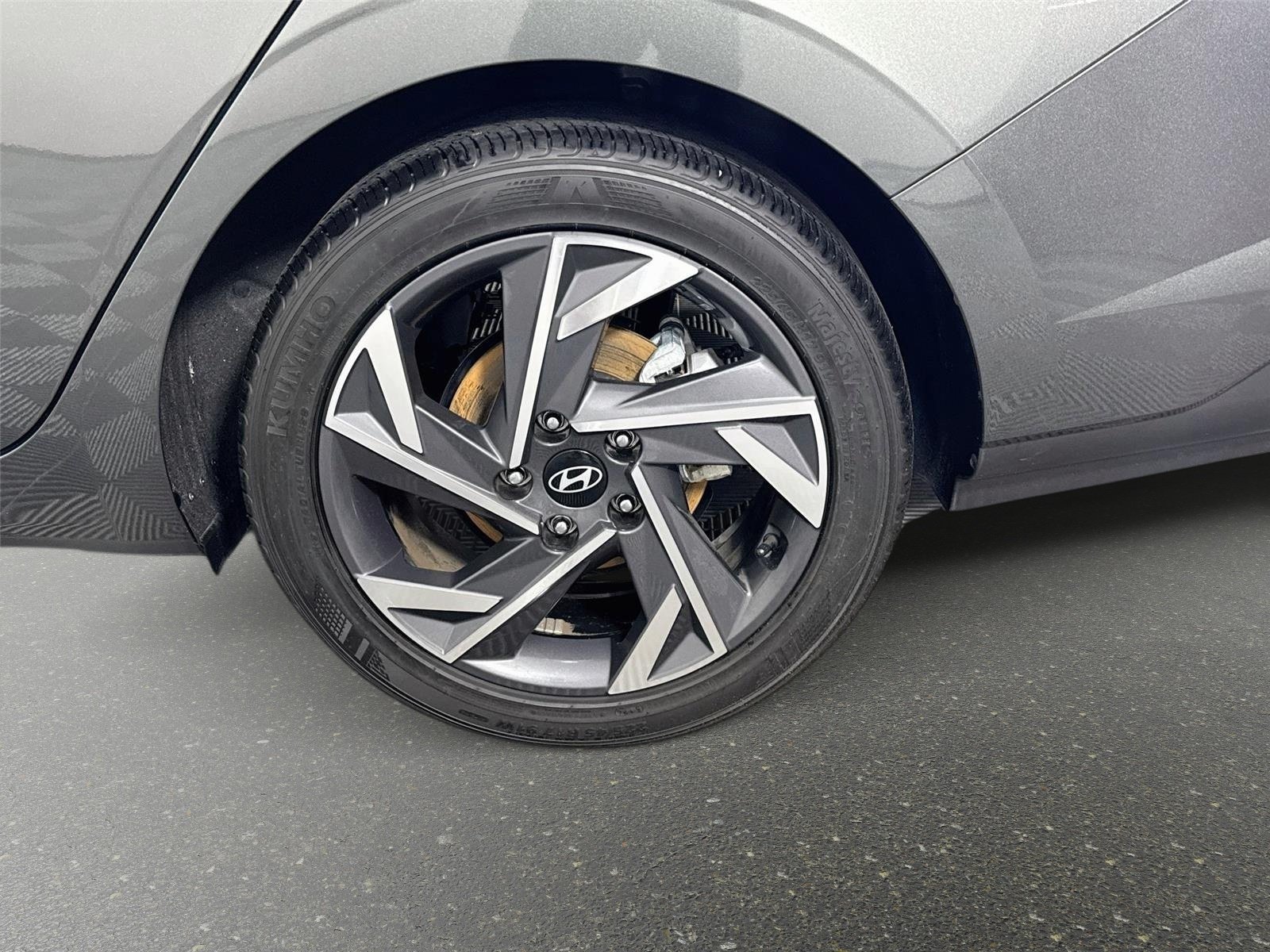 Used 2025 Amazon Gray Hyundai SEL Sport image 28
