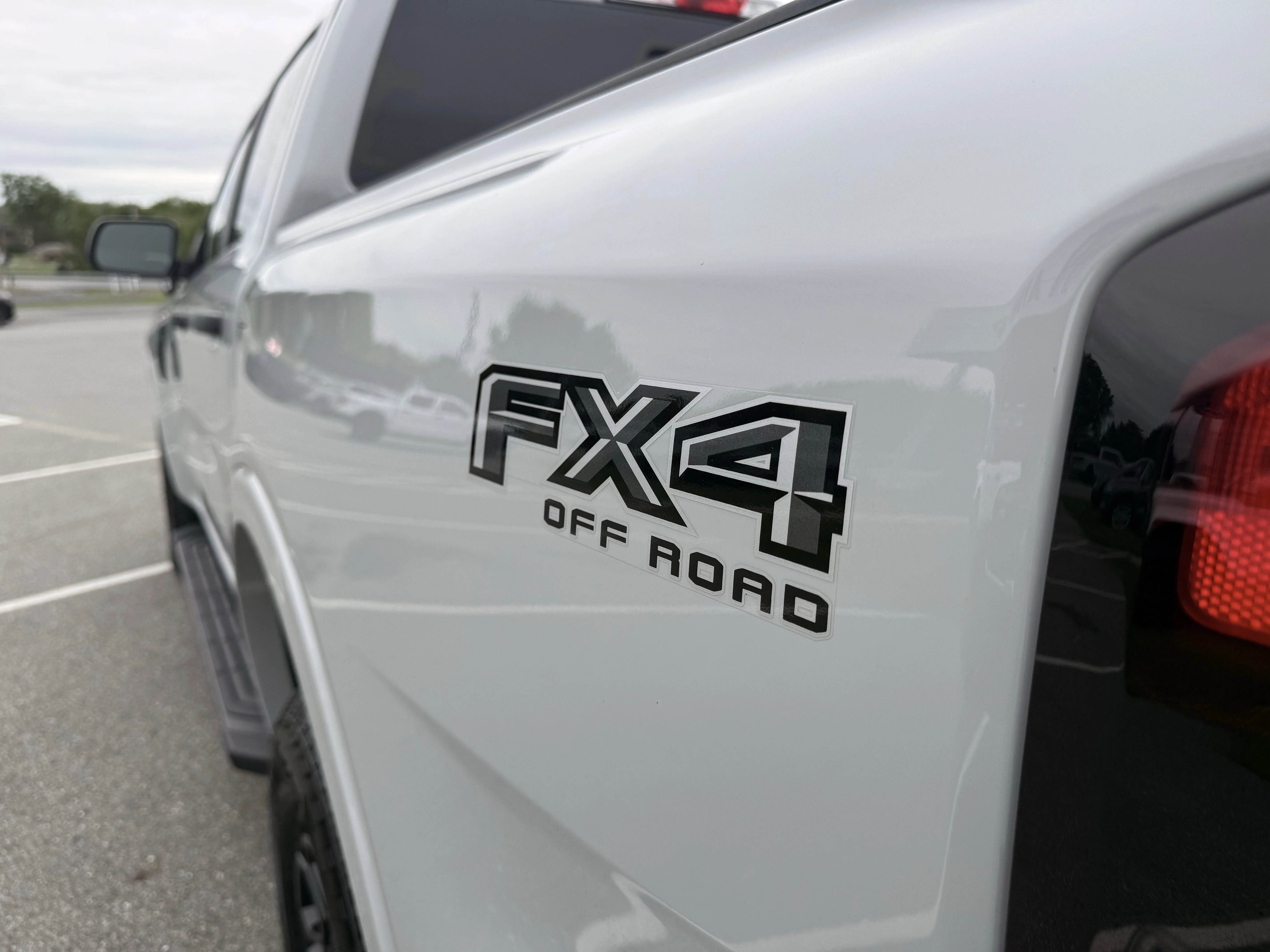 New 2026 Avalanche Ford XLT image 15