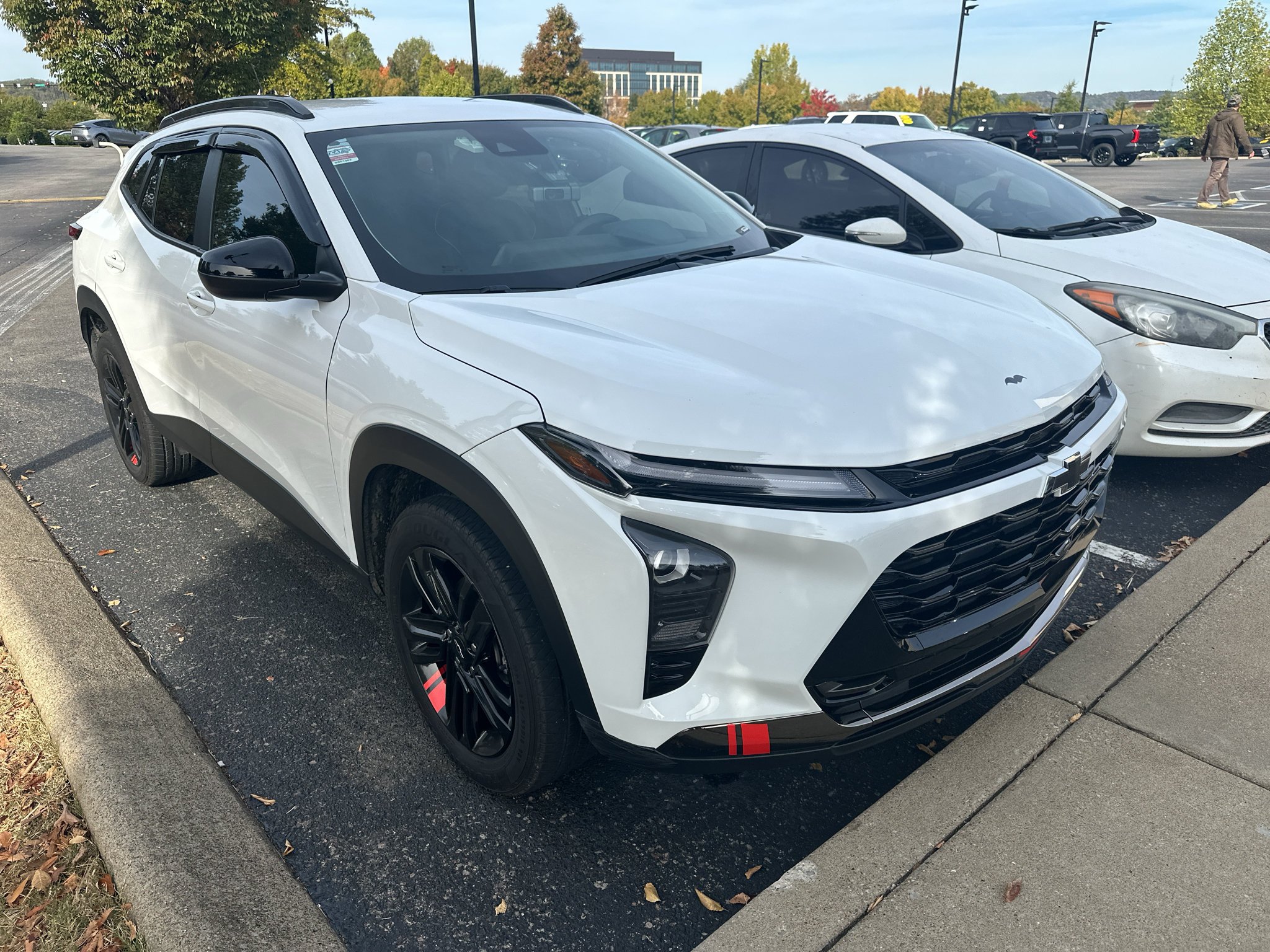 Used 2025 Summit White Chevrolet ACTIV image 1