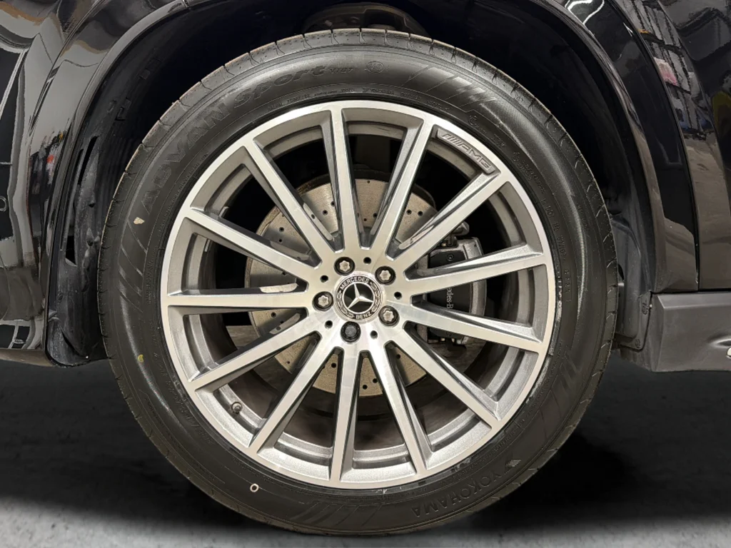 Used 2025 Black Mercedes-Benz GLS 580 image 38