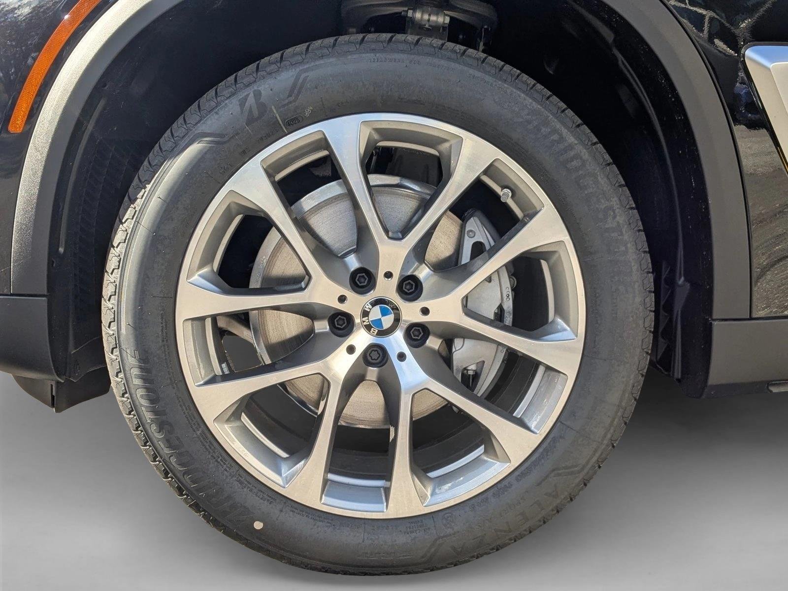 Used 2026 Black Sapphire Metallic BMW xDrive40i image 10