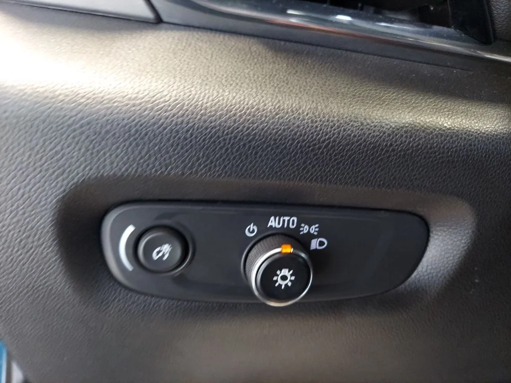 Used 2022 Blue Chevrolet LT image 19