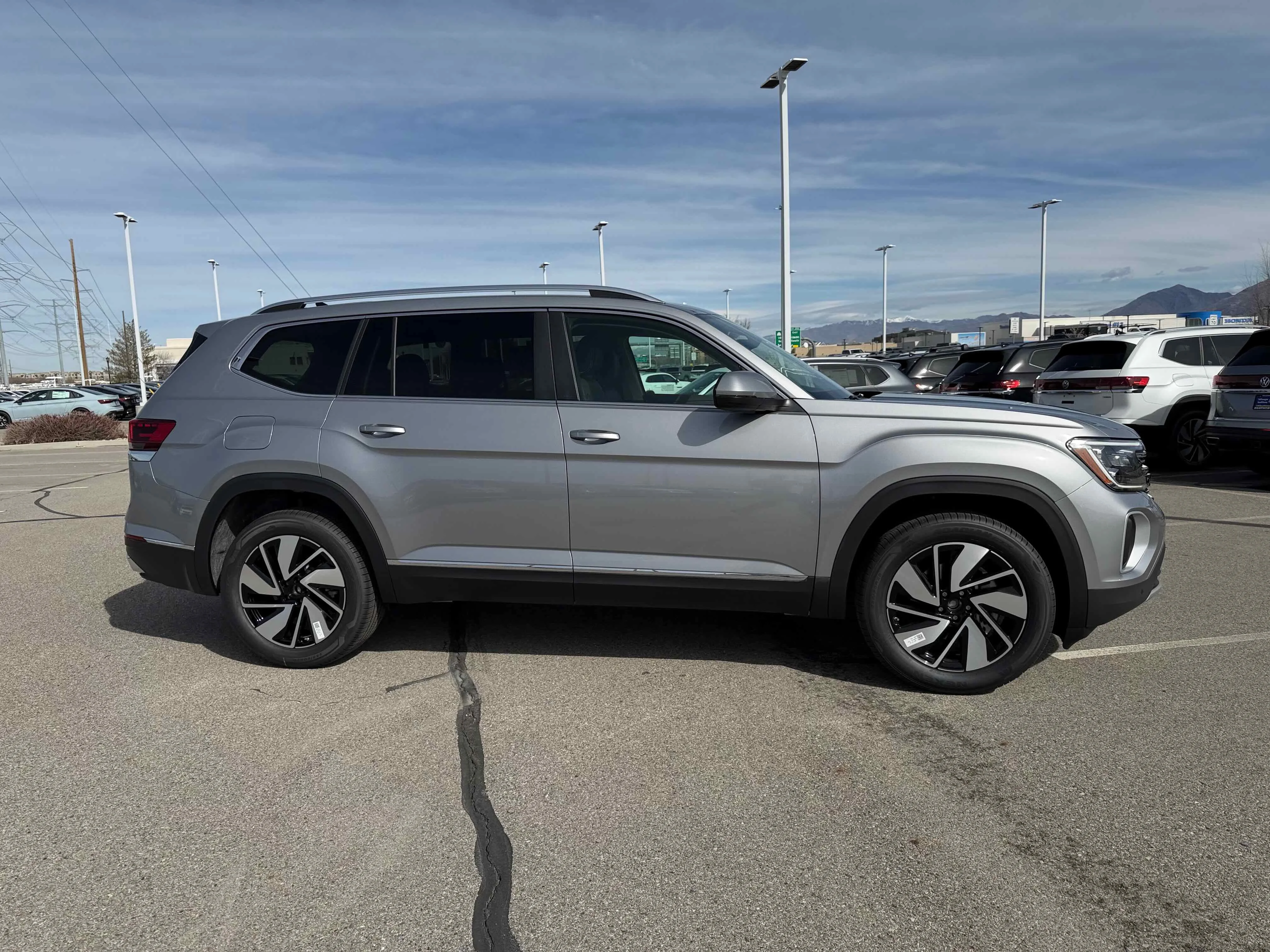 New 2026 Silver Mist Volkswagen 2.0T SEL image 2