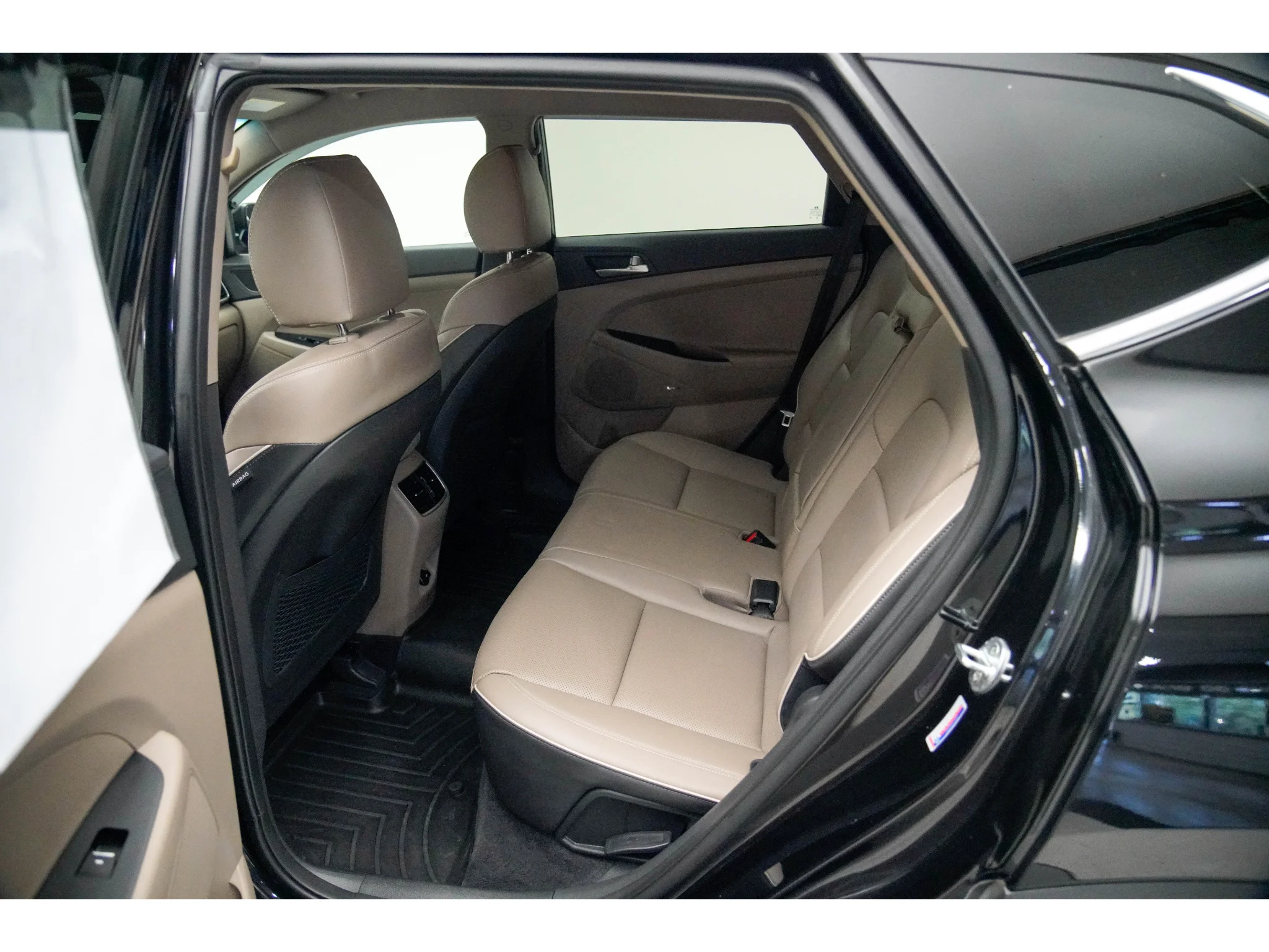 Used 2021 Black Noir Pearl Hyundai Limited image 19