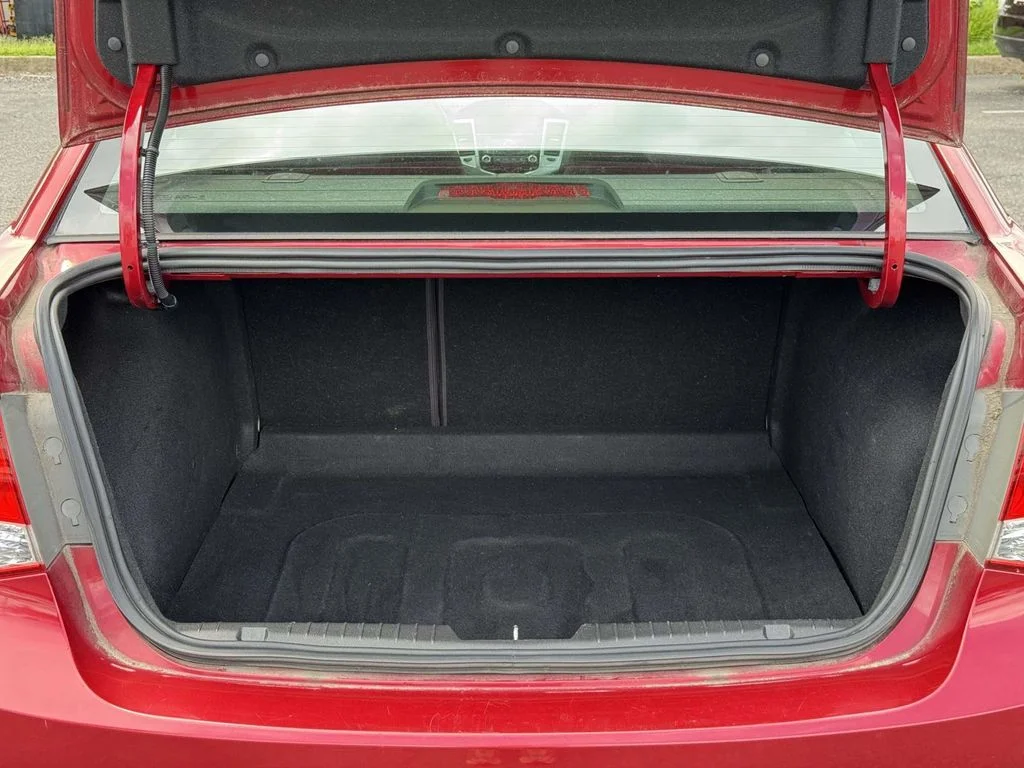 Used 2014 Red Chevrolet 1LT image 29