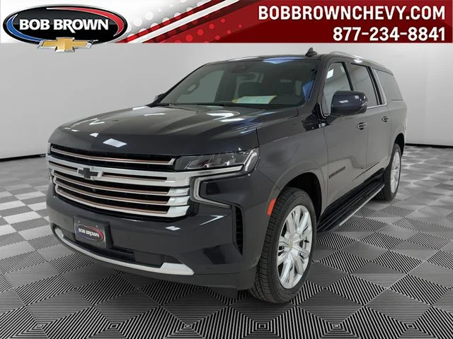 Used 2023 Gray Chevrolet High Country image 1
